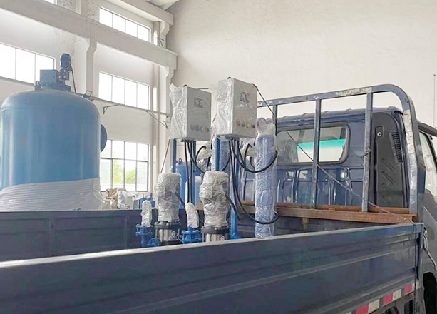 無錫客戶訂購的定壓補水真空脫氣裝置+全自動加藥裝置+自動膠球清洗裝置已發(fā)貨！